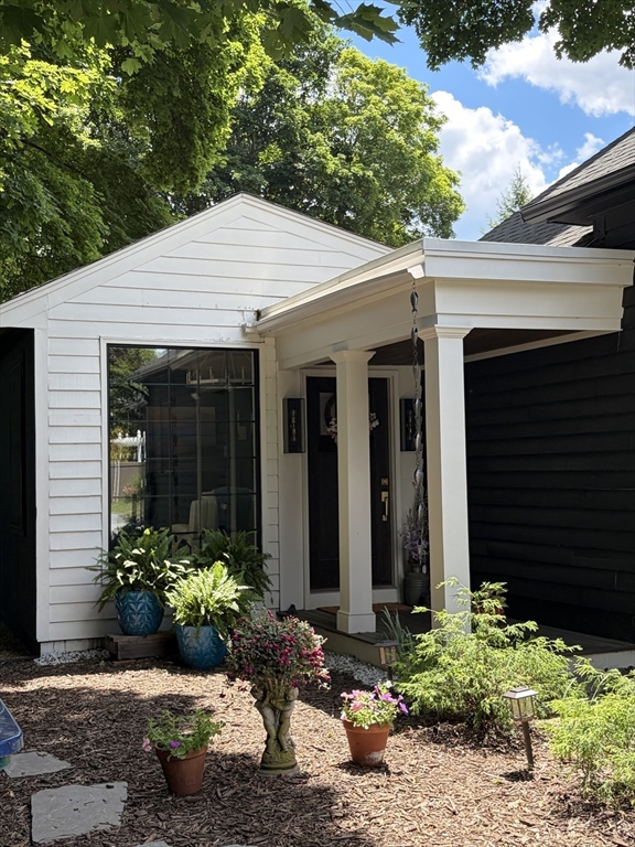37 Moulton St