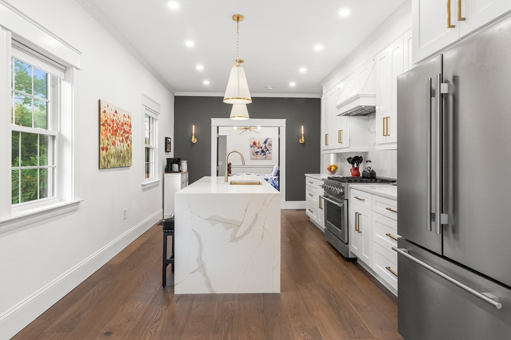 37 Moulton St