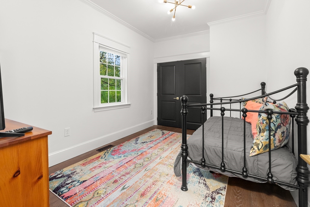 37 Moulton St