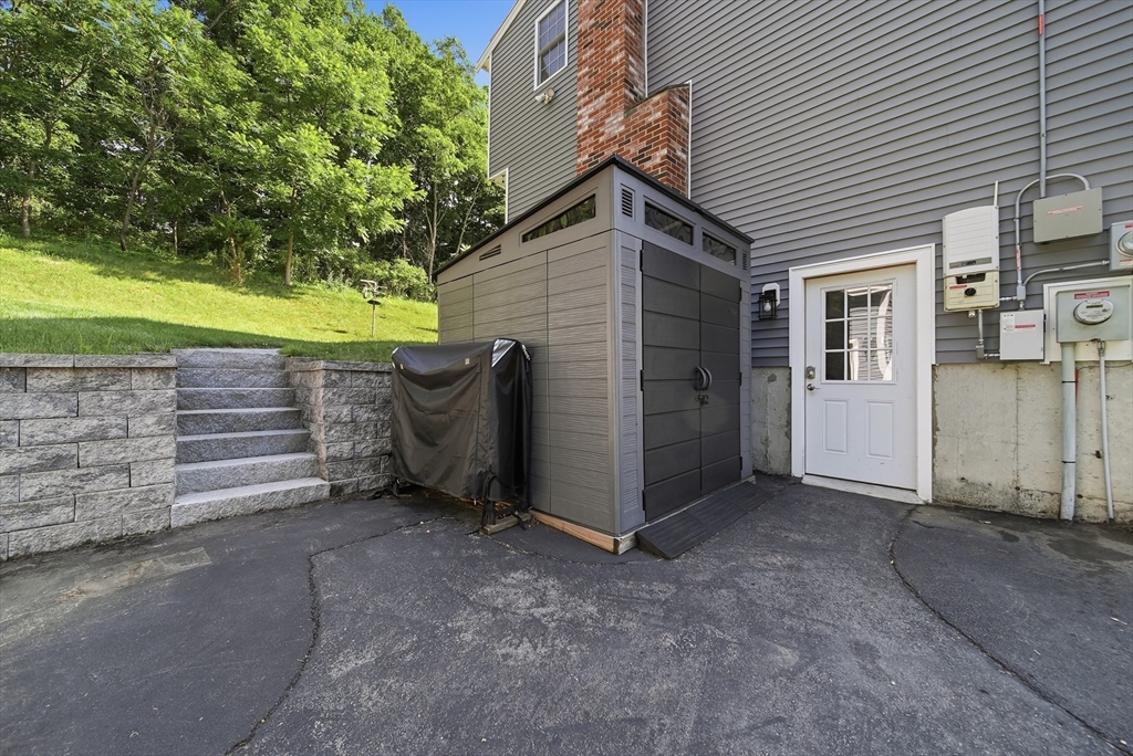 588 Main St
