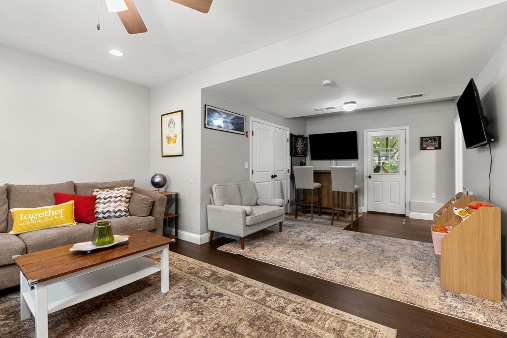 45 Folly Mill Rd