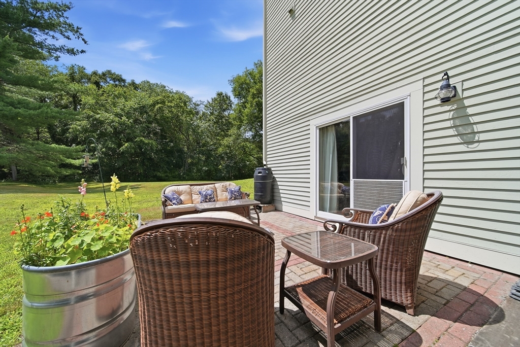 1394 Main St