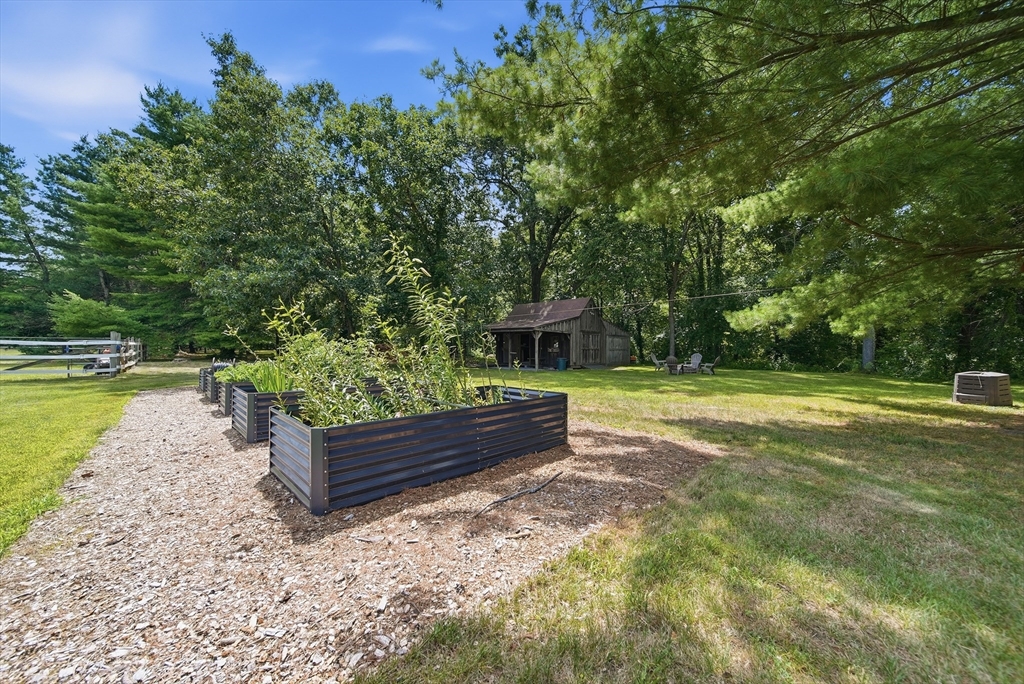 1394 Main St