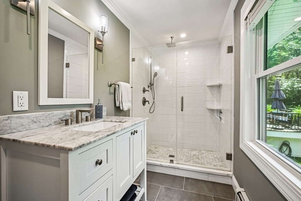 13 Meetinghouse Hill Road