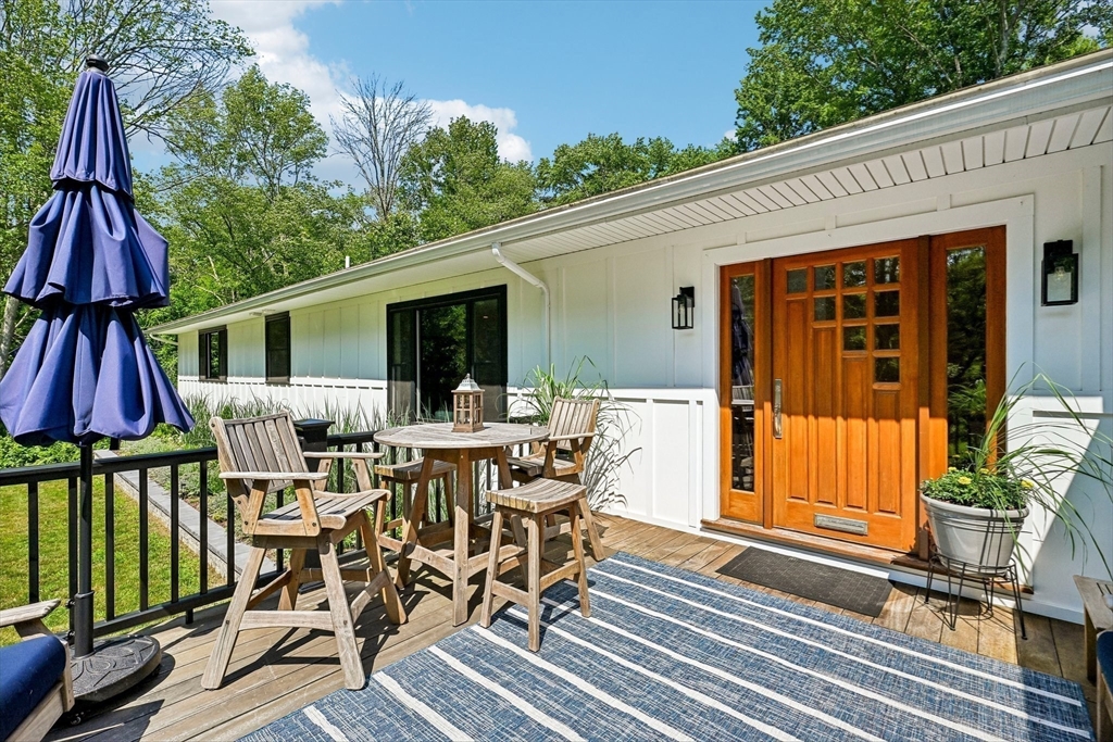 13 Meetinghouse Hill Road