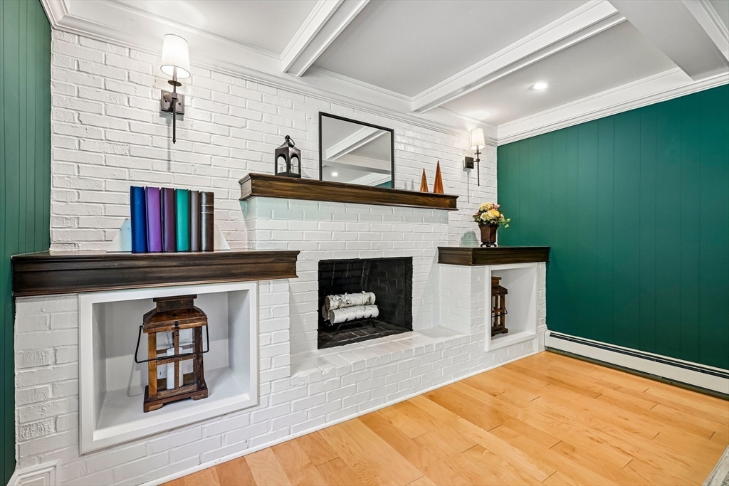 13 Meetinghouse Hill Road