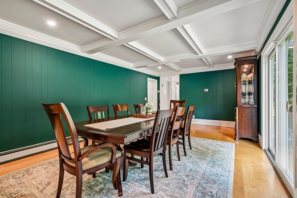 13 Meetinghouse Hill Road