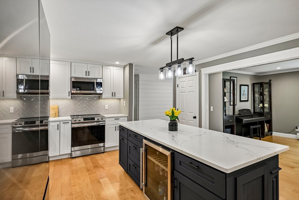 13 Meetinghouse Hill Road