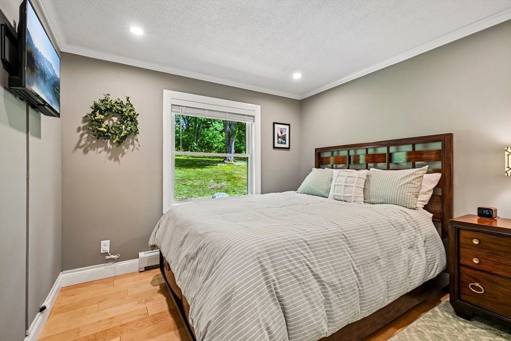 13 Meetinghouse Hill Road