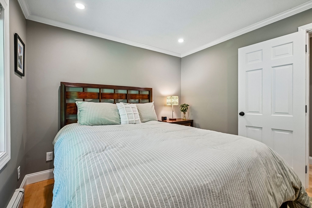 13 Meetinghouse Hill Road