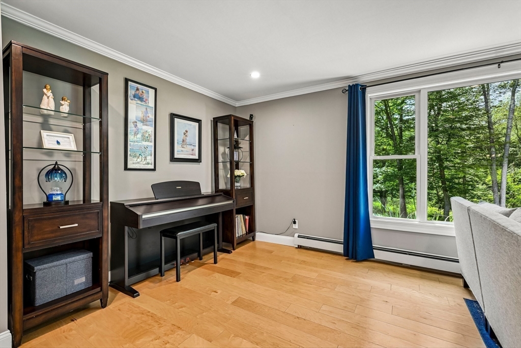 13 Meetinghouse Hill Road