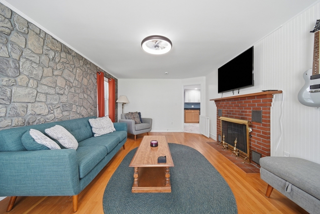 16 Baremeadow St