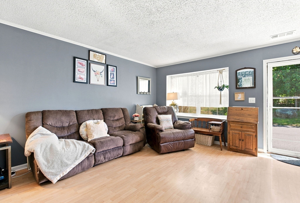 21 Kathy Dr # 21