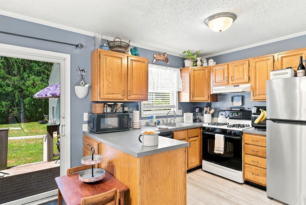 21 Kathy Dr # 21
