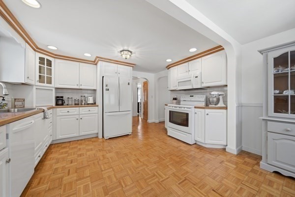 3 Linden Ave
