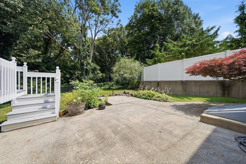 3 Linden Ave
