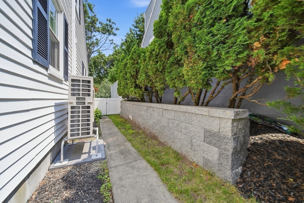 3 Linden Ave