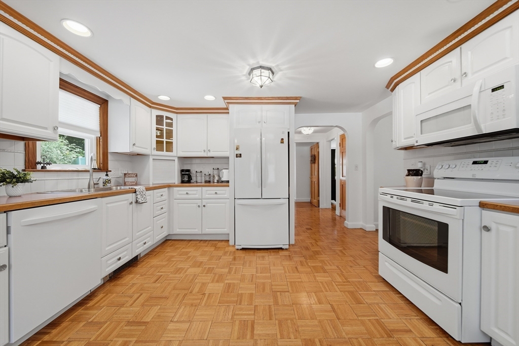 3 Linden Ave