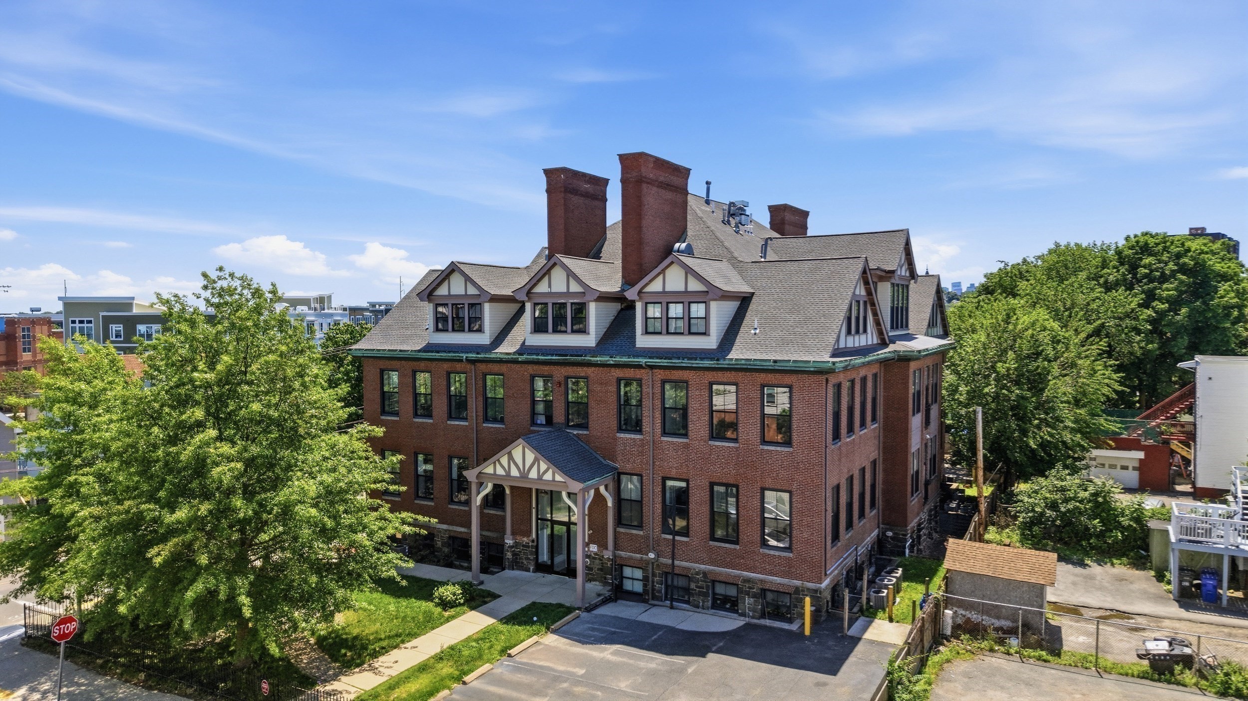 220 Spencer Ave # 104