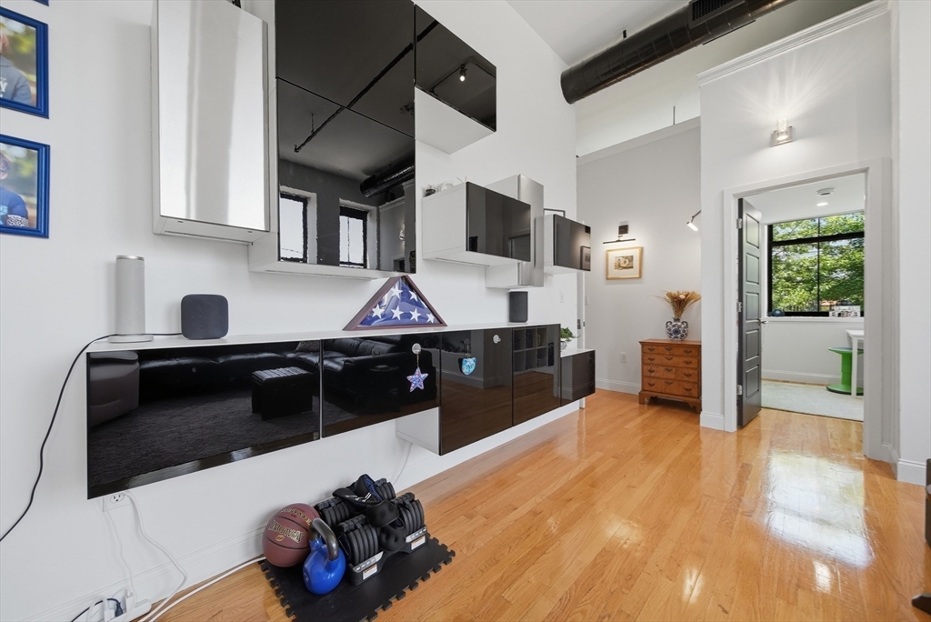 220 Spencer Ave # 104