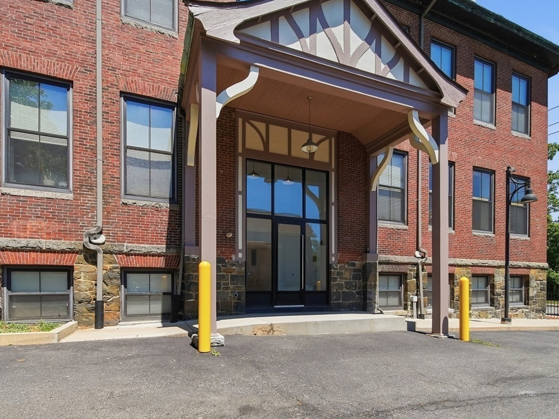 220 Spencer Ave # 104