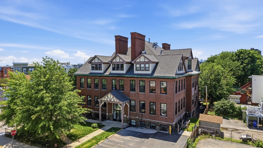 220 Spencer Ave # 104