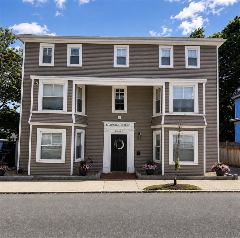 11 Charter St