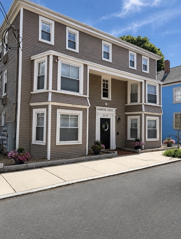 11 Charter St