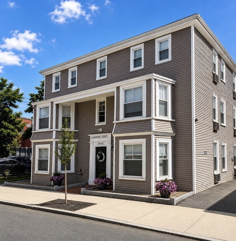 11 Charter St
