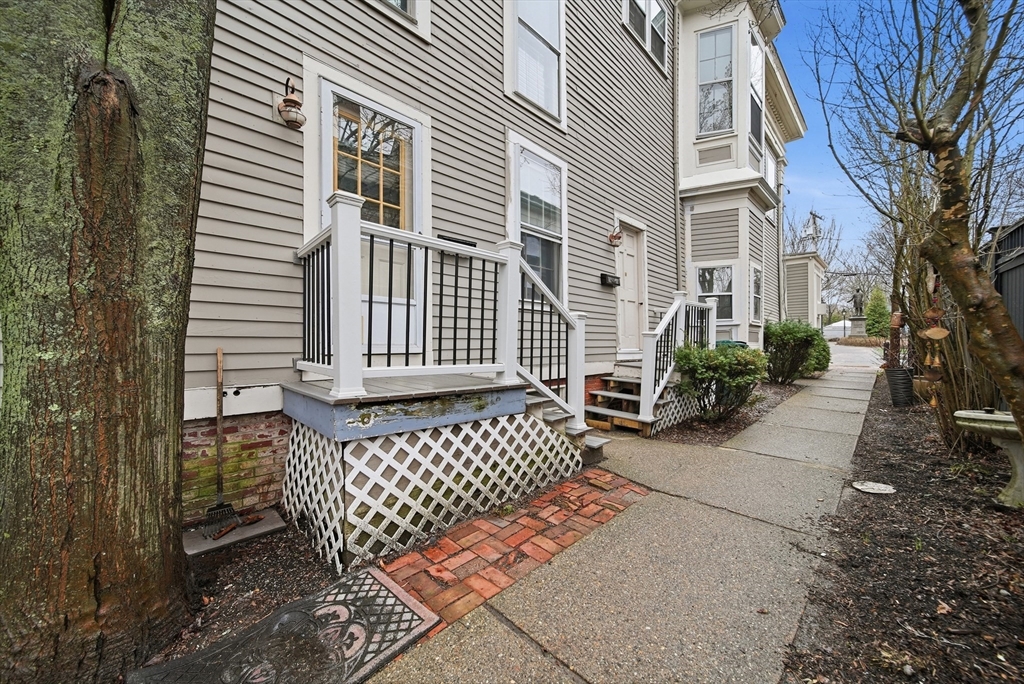 68 Pleasant St # 3