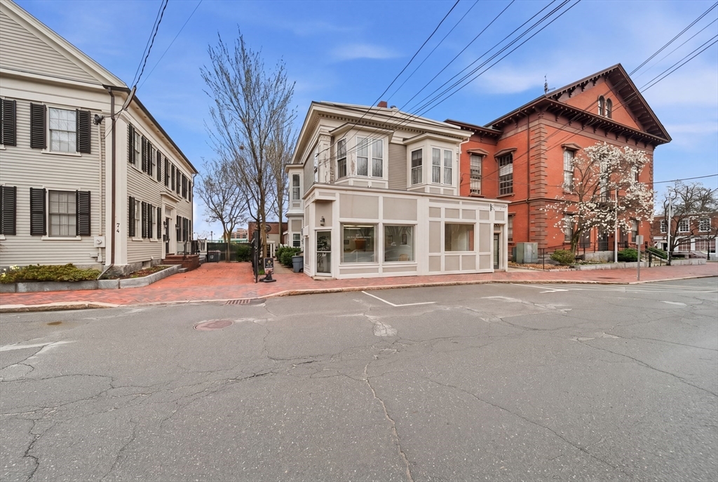 68 Pleasant St # 3