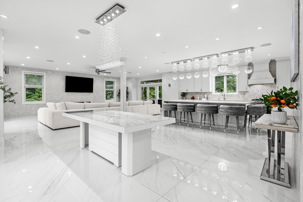 20 Lisa Ln