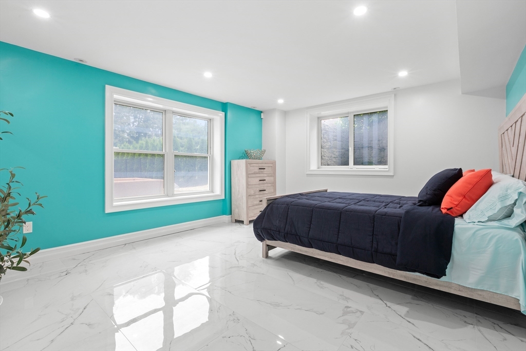 20 Lisa Ln
