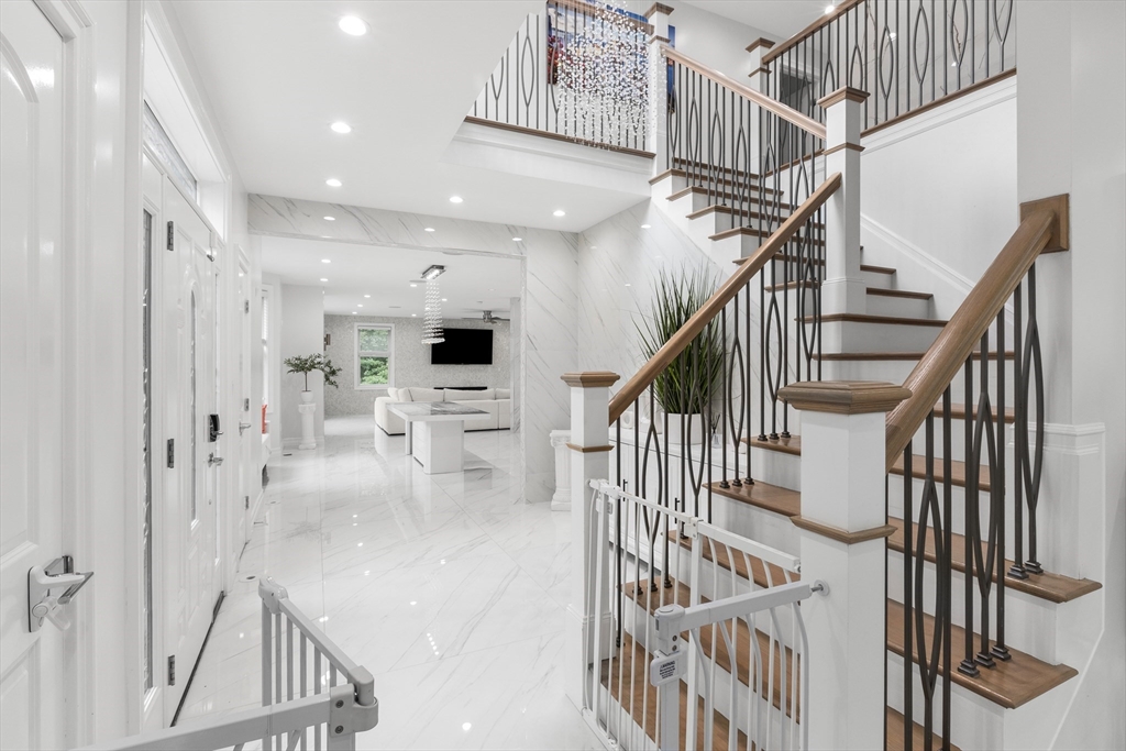20 Lisa Ln