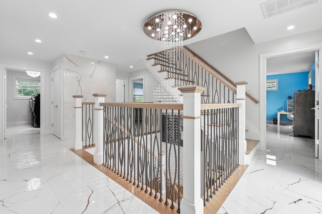 20 Lisa Ln