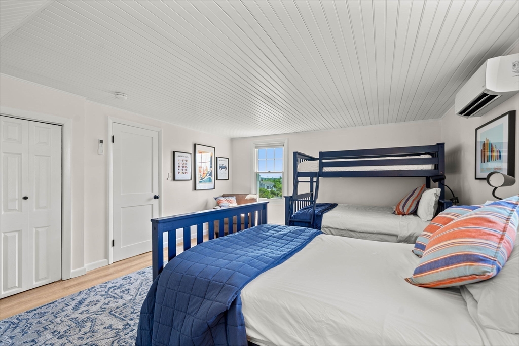 133 Old Point