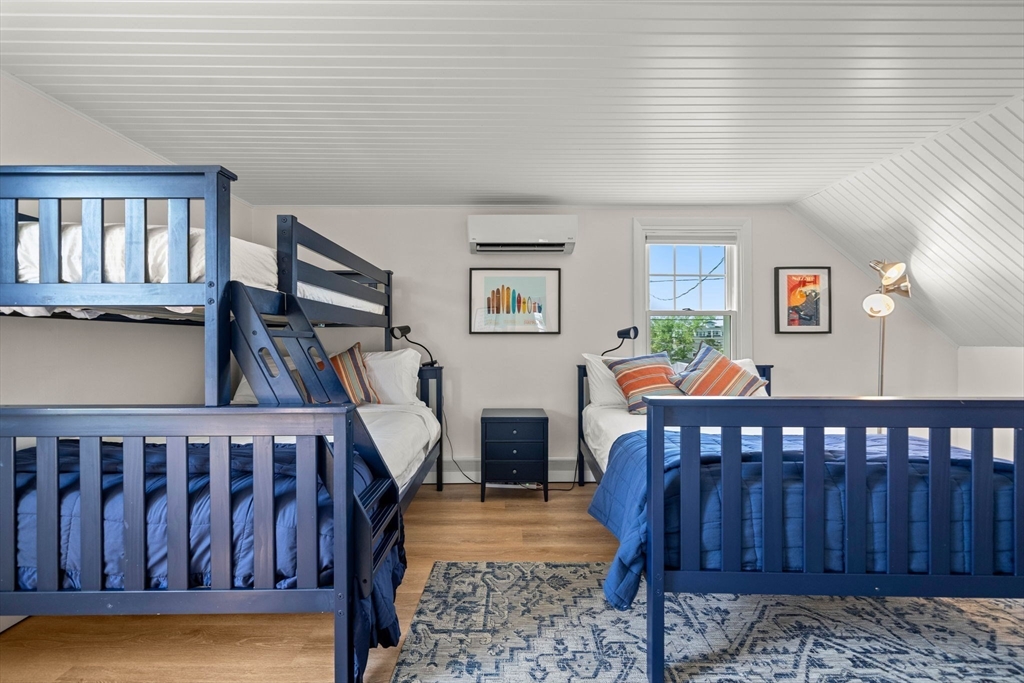 133 Old Point