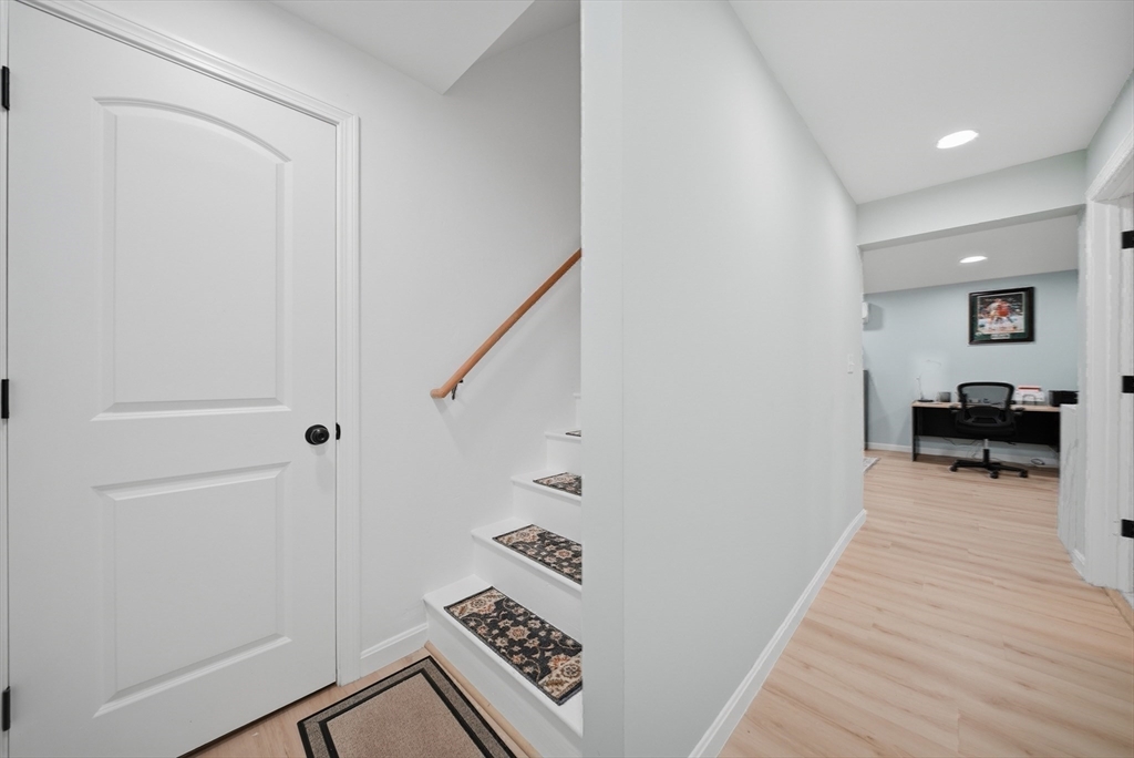 6 Bard St
