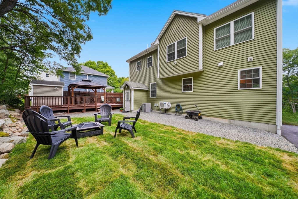 6 Bard St