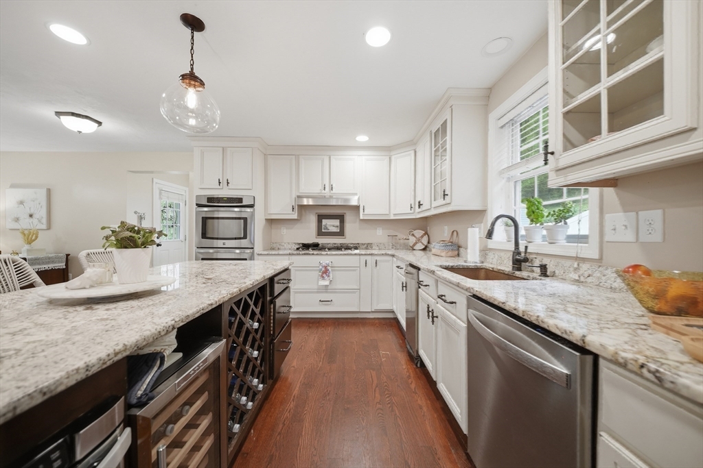 6 Bard St