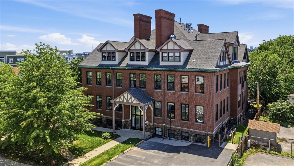 220 Spencer Ave # 104