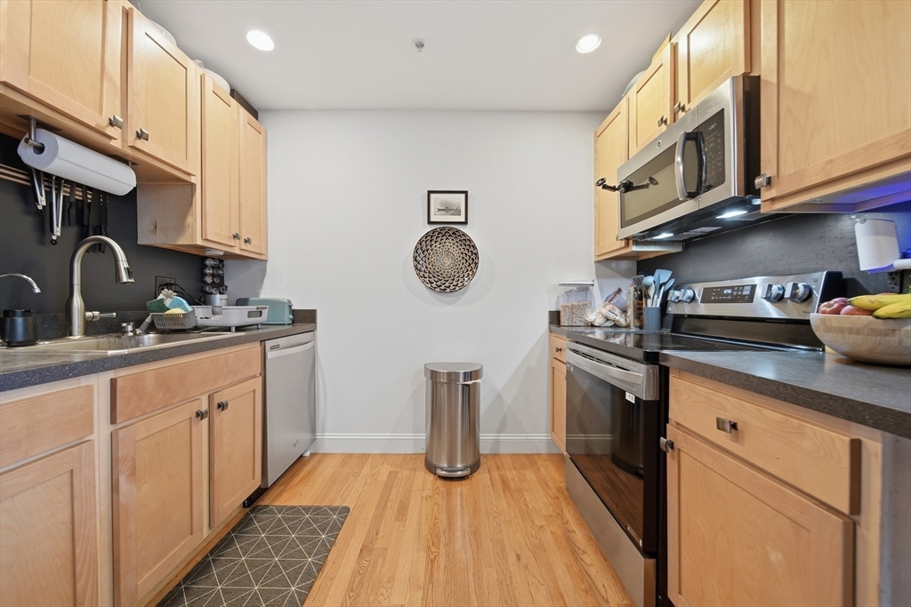 220 Spencer Ave # 104