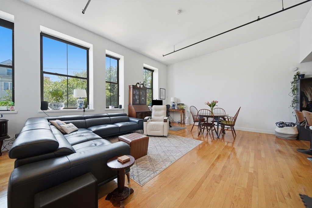 220 Spencer Ave # 104