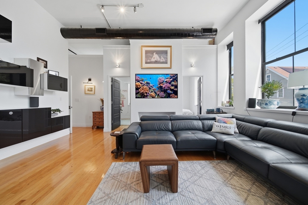220 Spencer Ave # 104