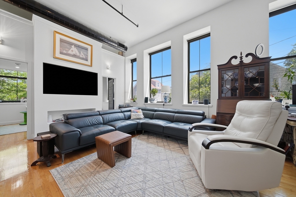 220 Spencer Ave # 104