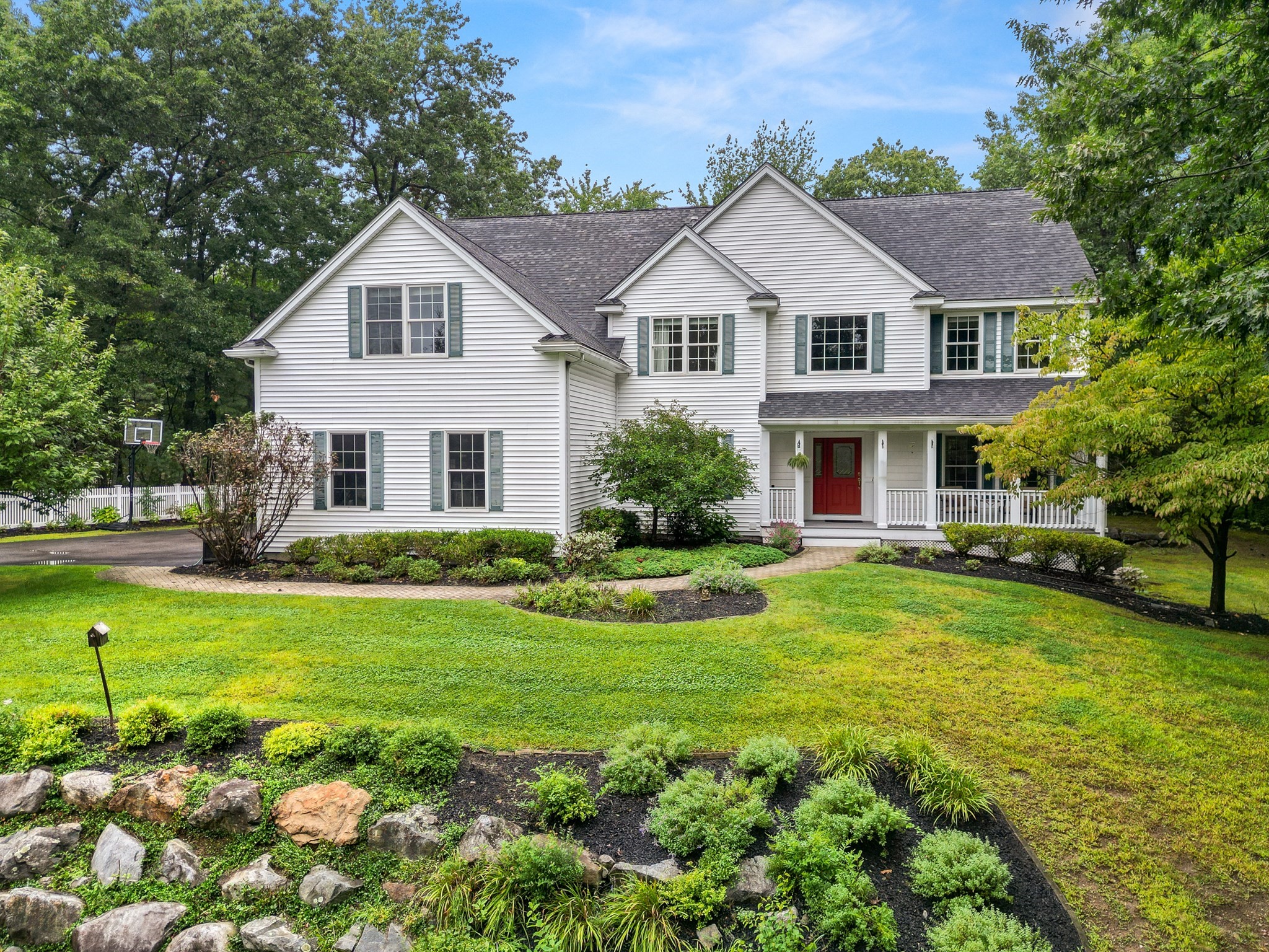 22 R Sawyer Ln