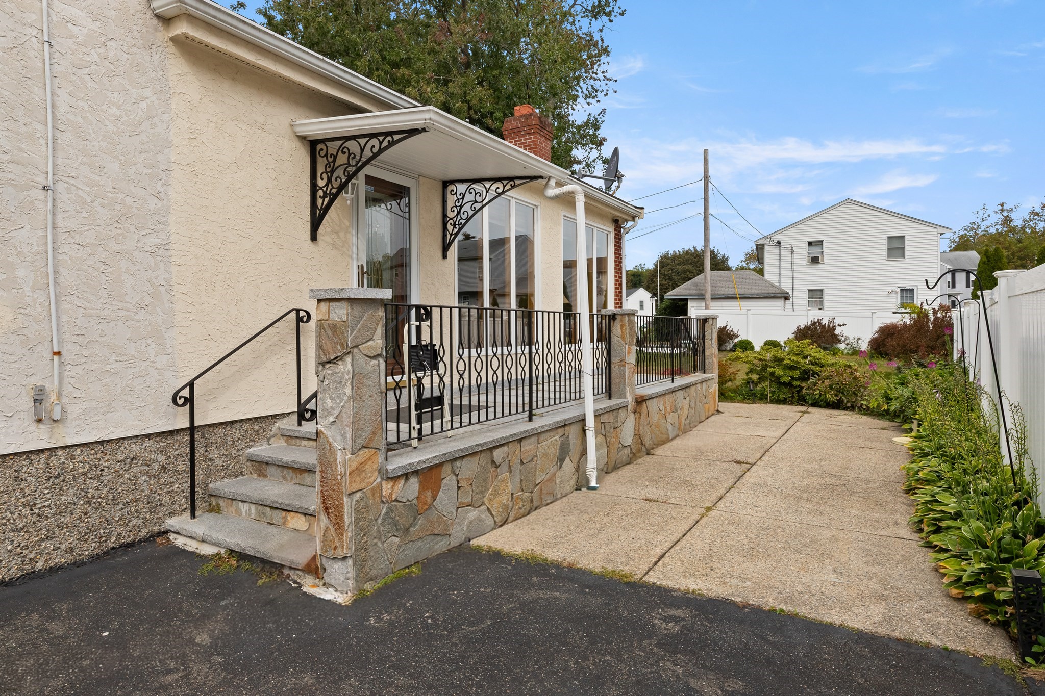 21 Buxton St