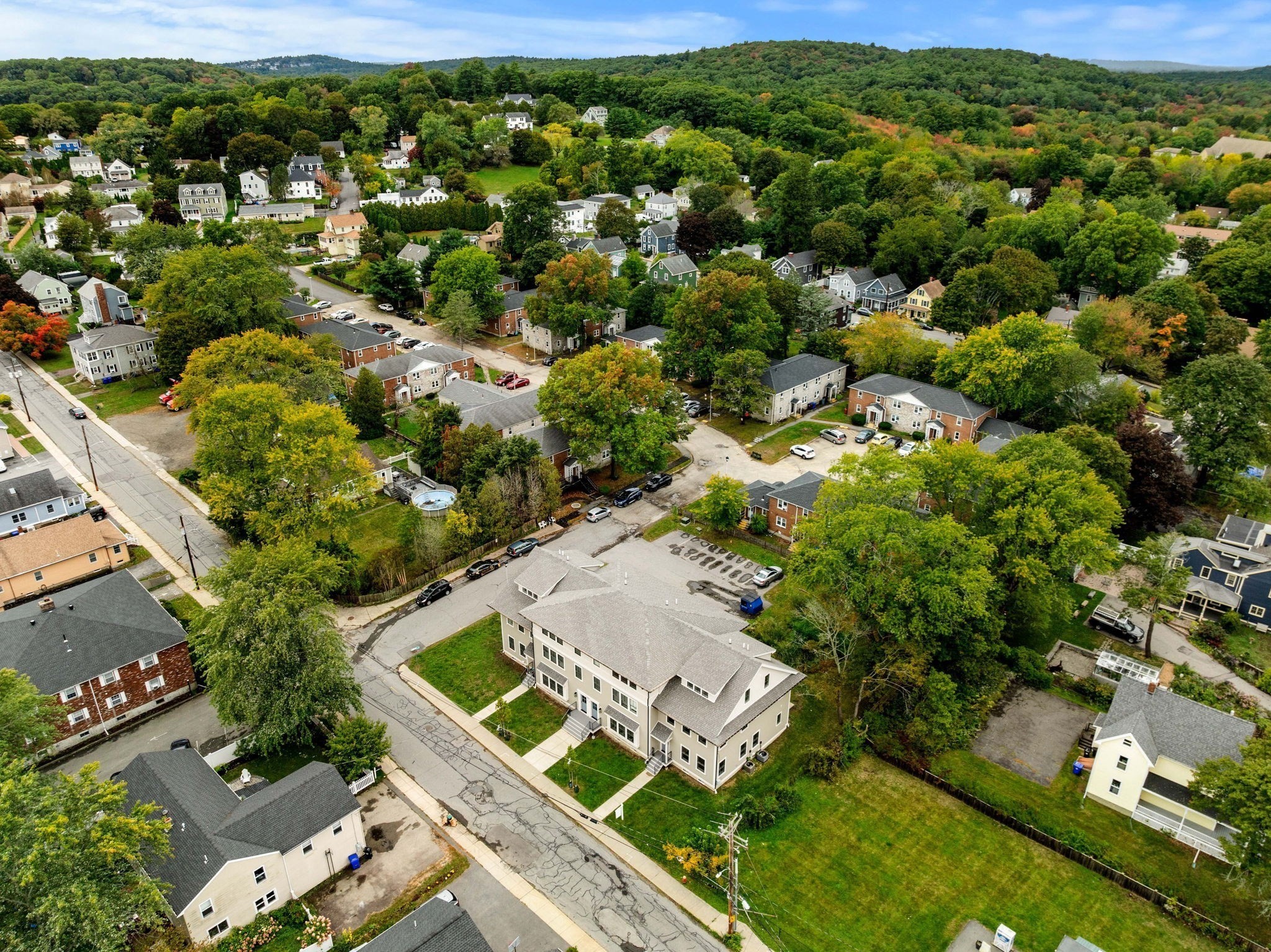 1 Broadway Ave # 4