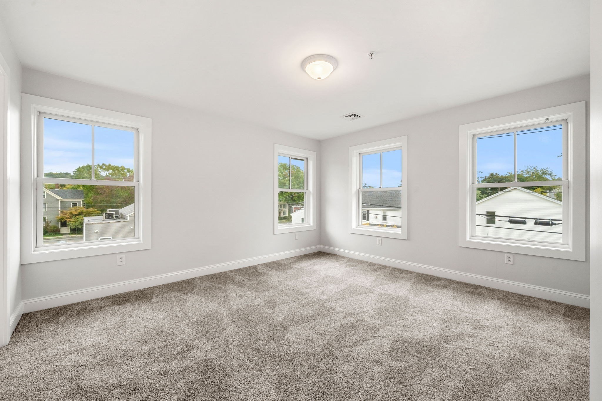 1 Broadway Ave # 4