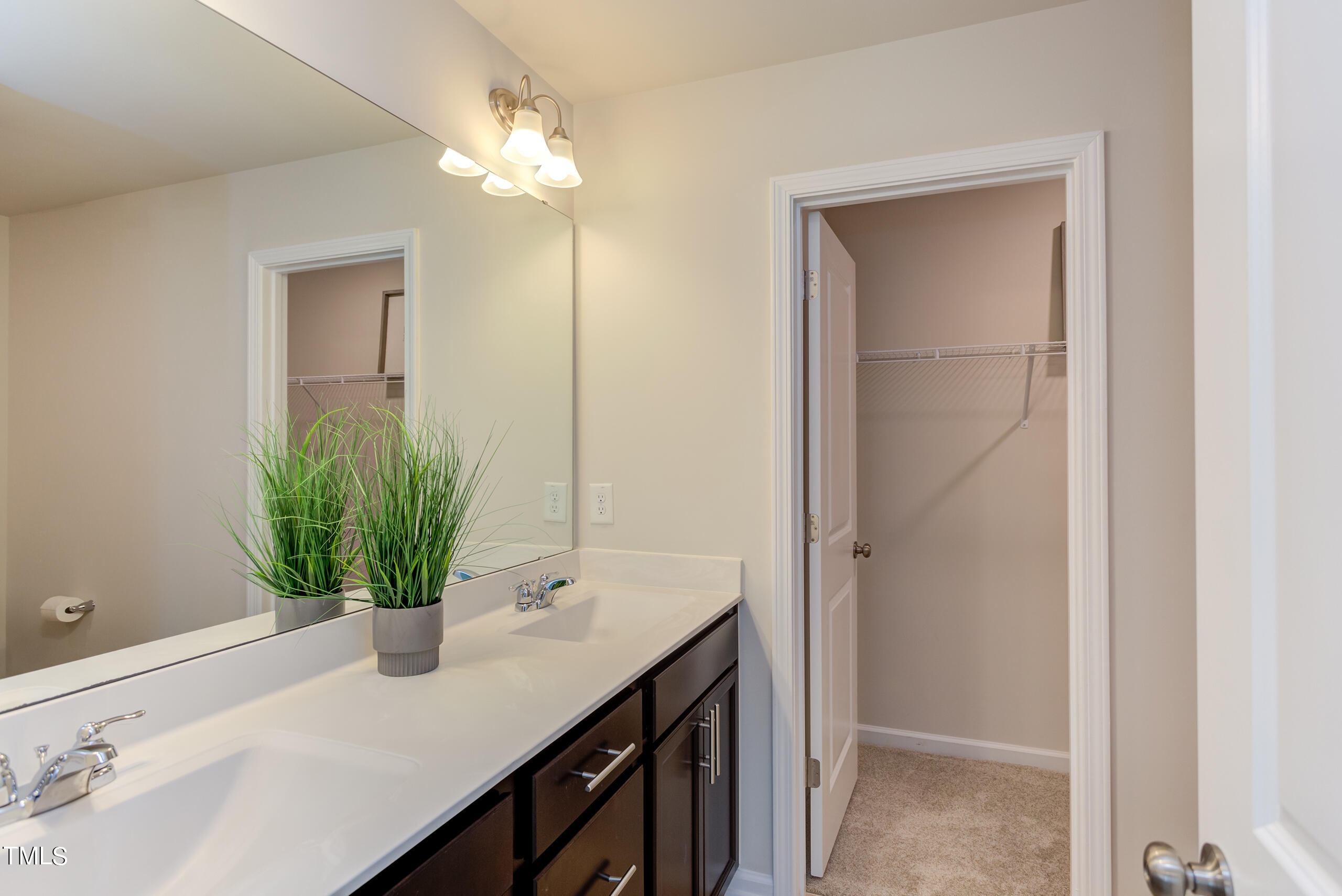 4954 Southern Magnolia Drive